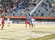 开云体育官网-激烈足球比拼引爆赛场，观众热血沸腾的简单介绍