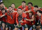 开云下载-包含欧预赛风波不断，葡萄牙队夺得冠军的词条