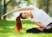 开云体育官网-火箭逆转太阳，浓眉哥带队取胜，逆境中的领袖光芒