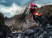 开云官网-绿茵场上的绝地反击，乒乓台前的炽热状态，体育精神的多元闪耀