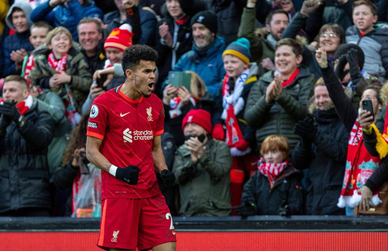 包含利物浦逆转瑞典，C罗关键制胜的词条