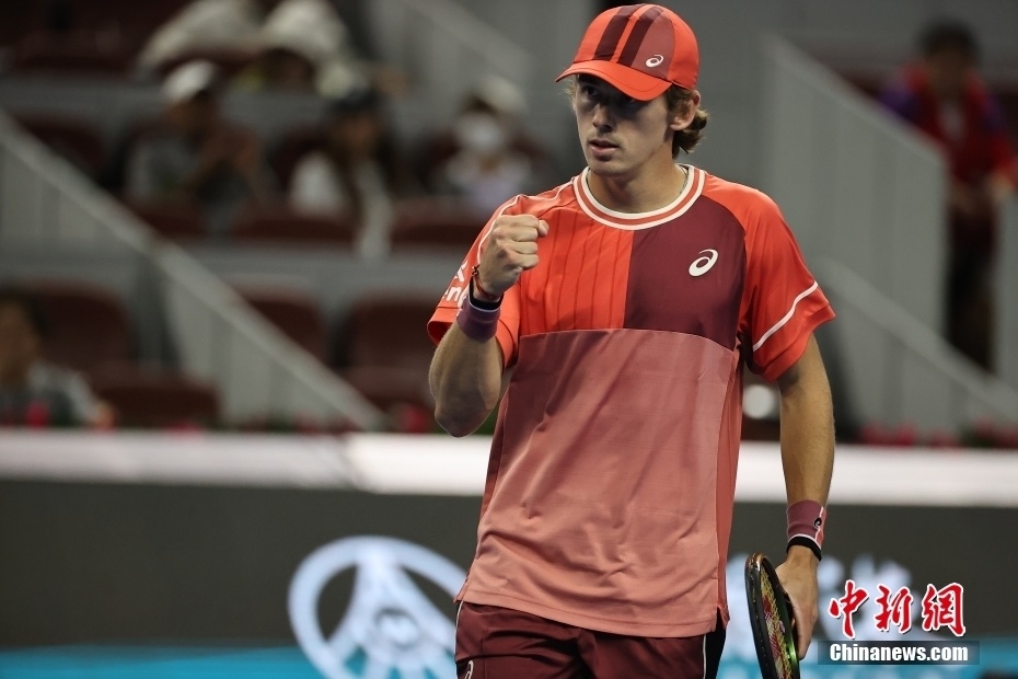 德国网球队逆转西班牙网球队，穆雷制霸全场的简单介绍