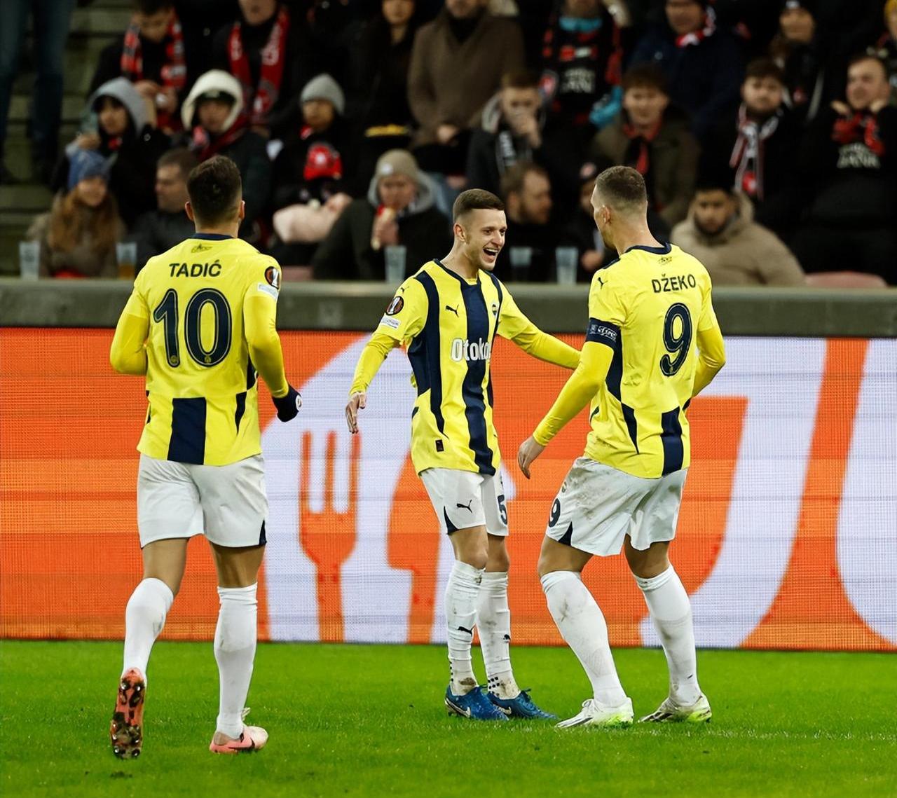 德国网球队逆转西班牙网球队，穆雷制霸全场的简单介绍