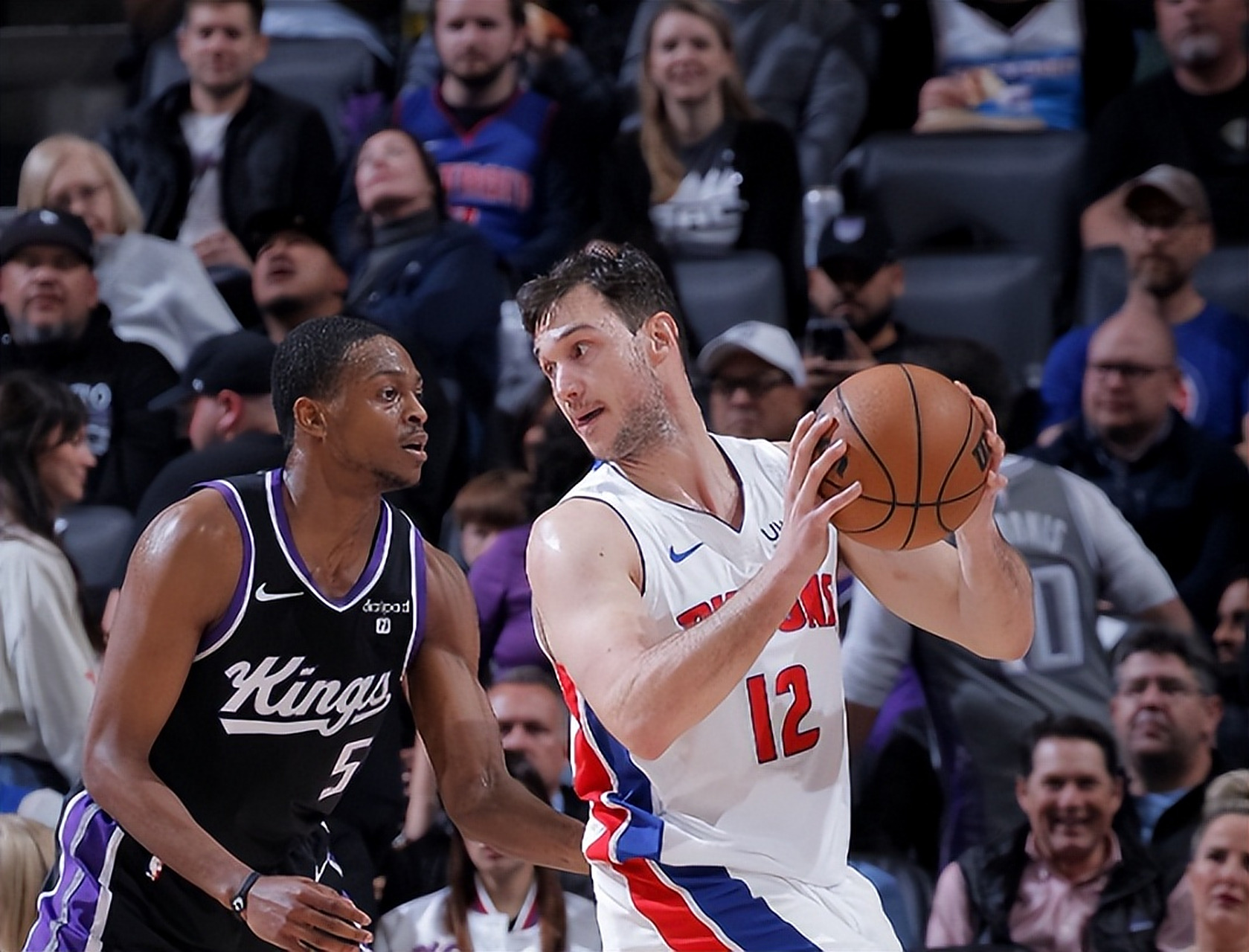 篮网完胜雄鹿,加里纳利统治全场的简单介绍 篮网完胜雄鹿,加里纳利统治全场的简单介绍