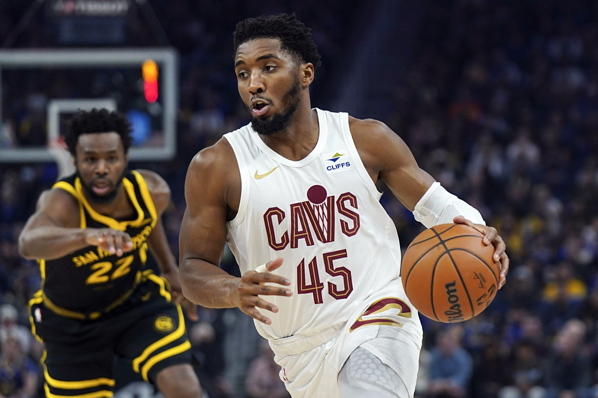 关于雷恩后防线犯错，主帅要求加强防守意识的信息