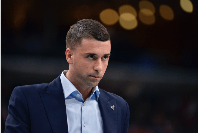 包含法国球队主帅下课，球队处境堪忧寻找新帅的词条