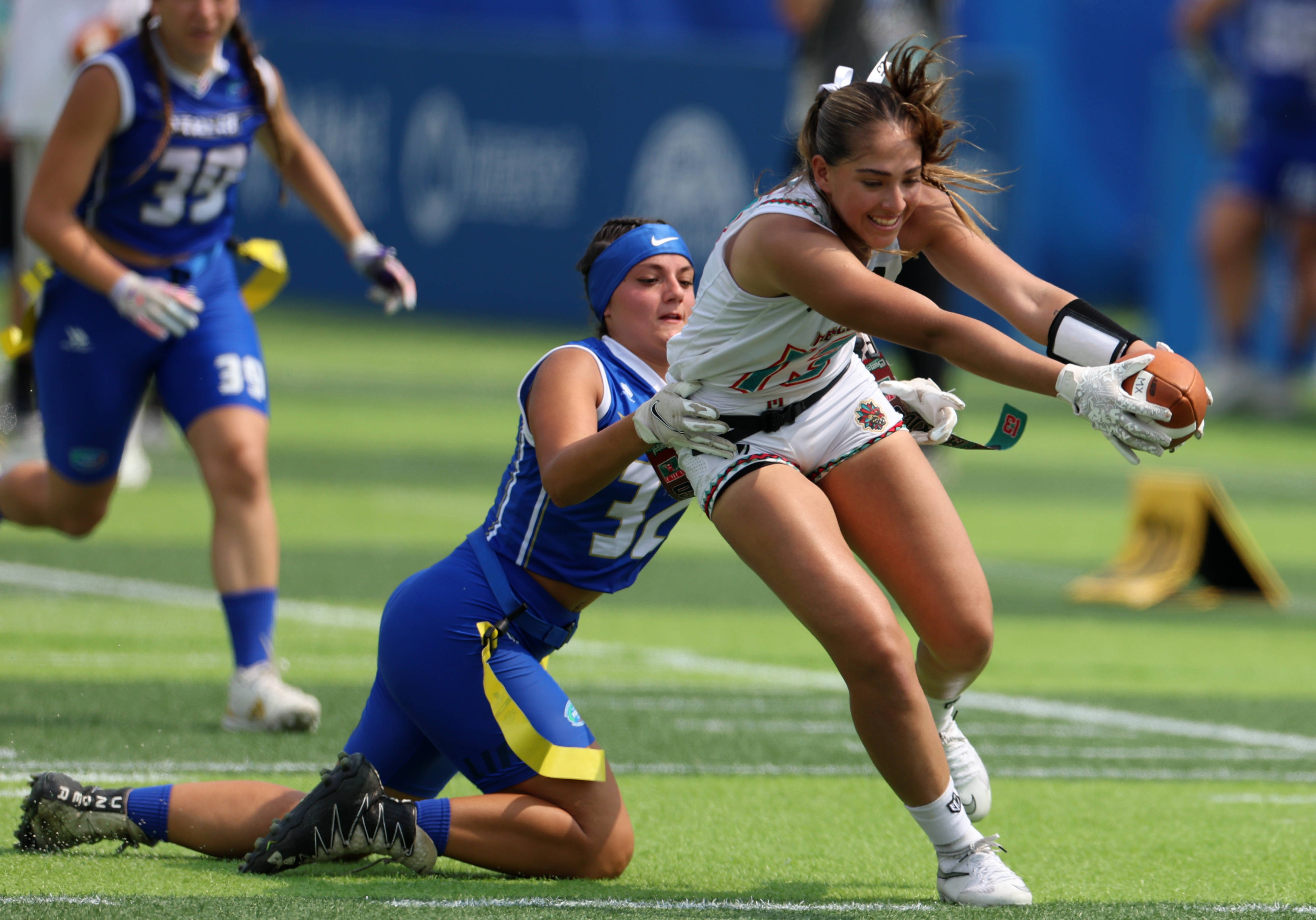 墨西哥女足在比赛中取得胜利晋级