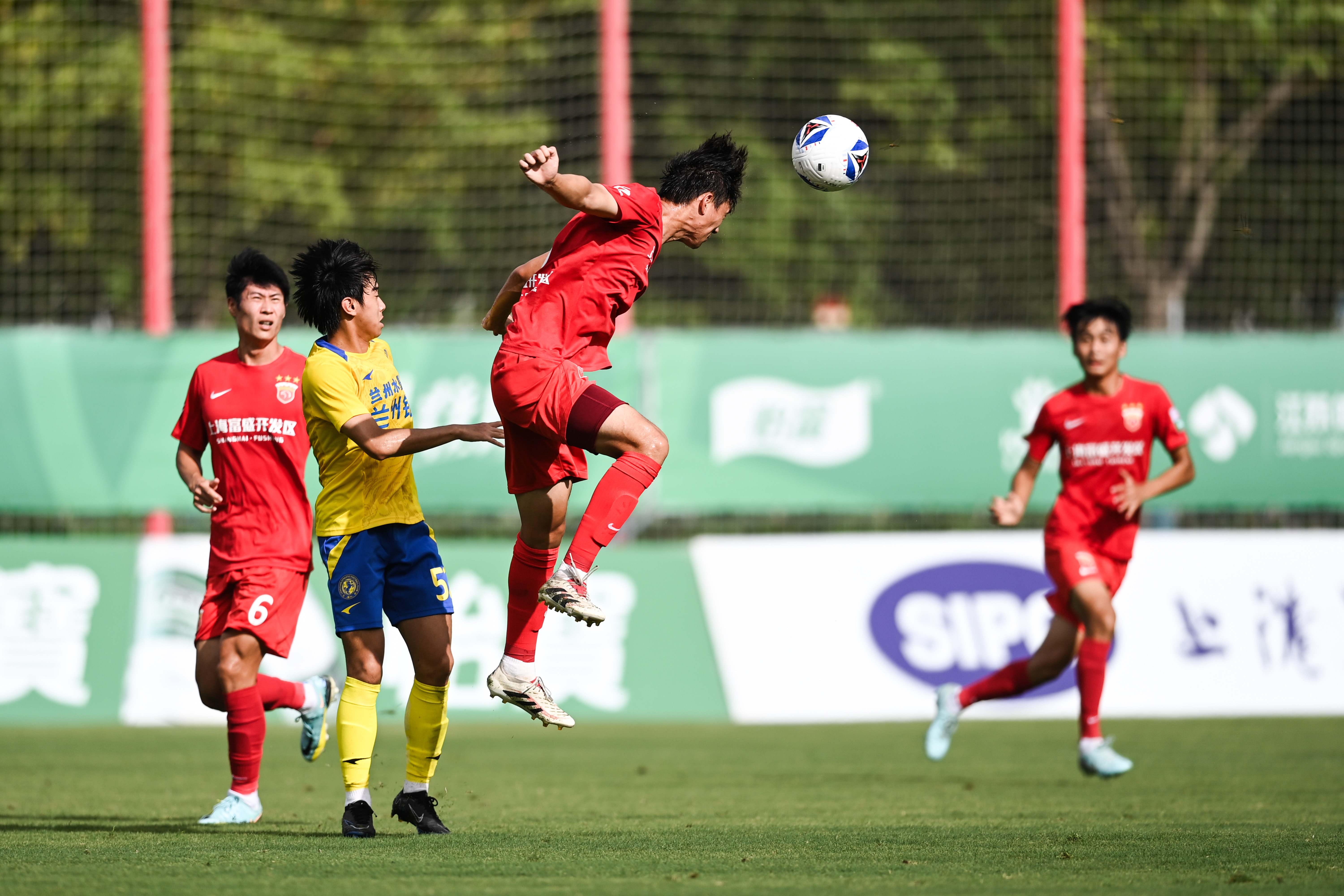 运动激情迸发，球队一鼓作气取胜的简单介绍