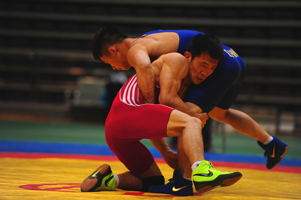 西区半决赛激战正酣，胜者晋级决赛的简单介绍