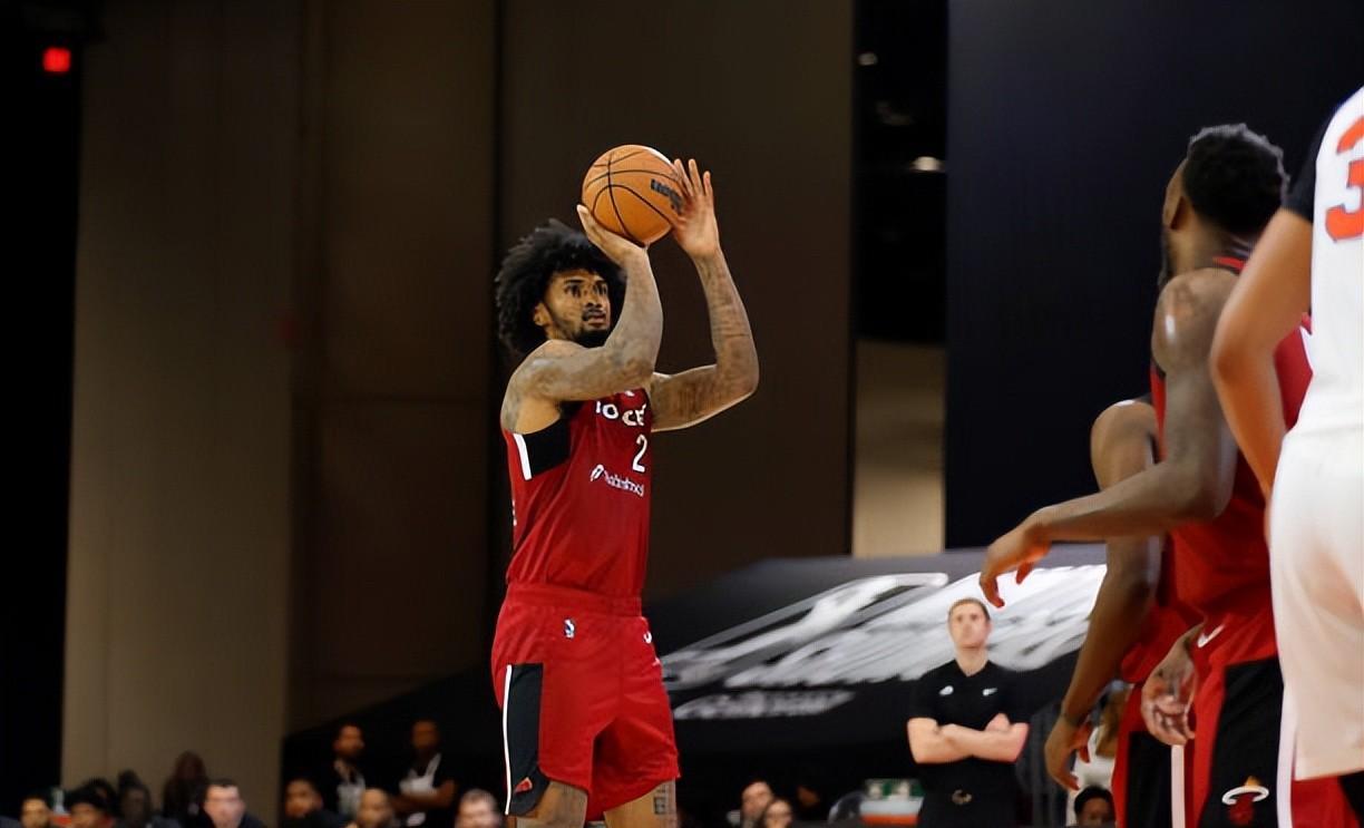 热火队新秀表现亮眼，备受赞誉成为球迷新宠的简单介绍