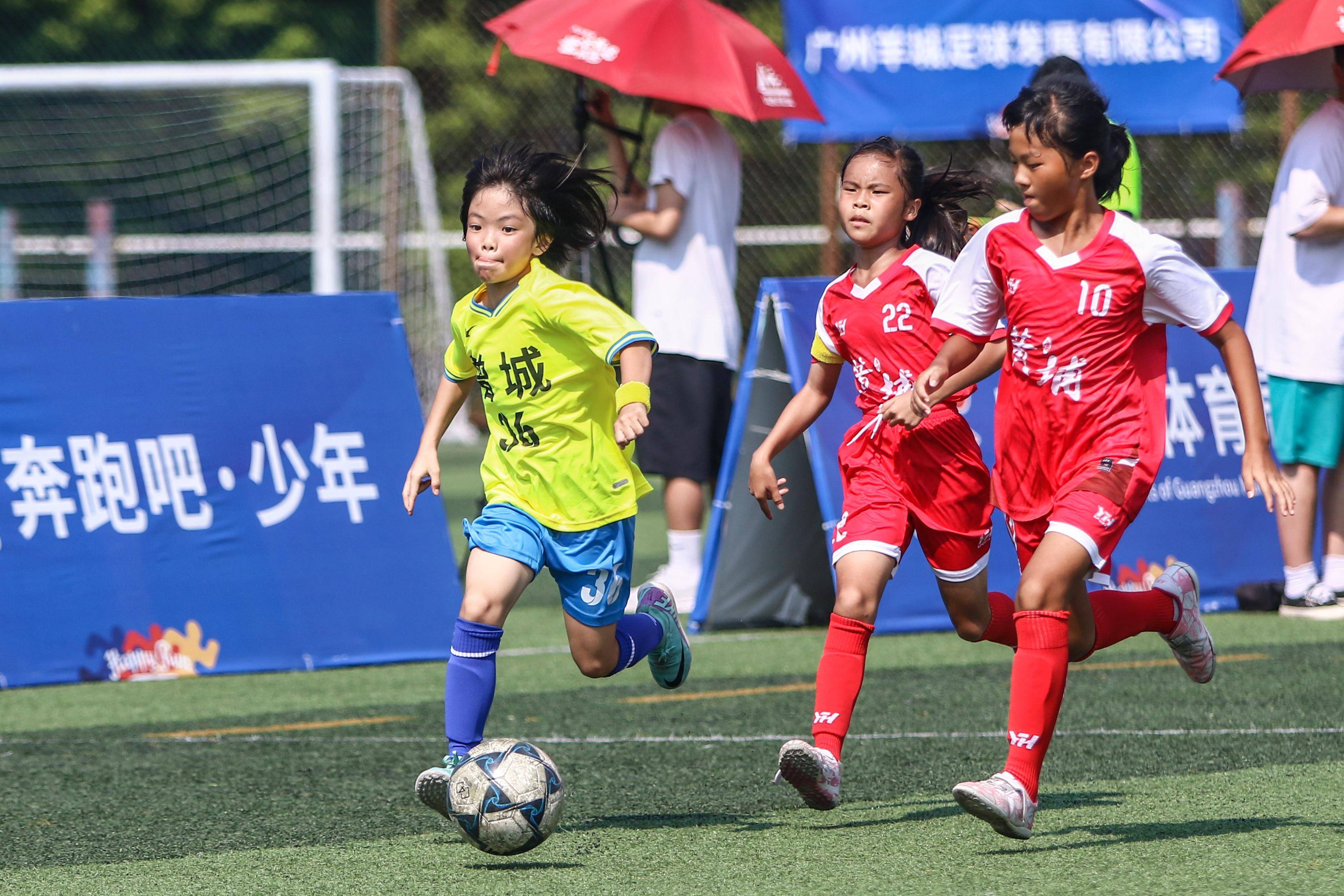 女子足球选拔赛落幕，选手们纷纷获奖的简单介绍