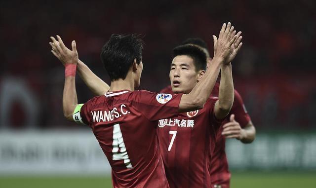 上港保持不败，稳坐争冠头把交椅的简单介绍