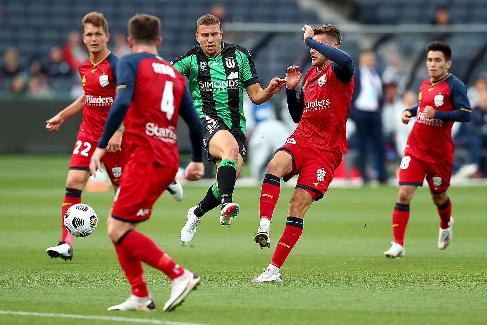 澳洲联赛悉尼队大胜布里斯班