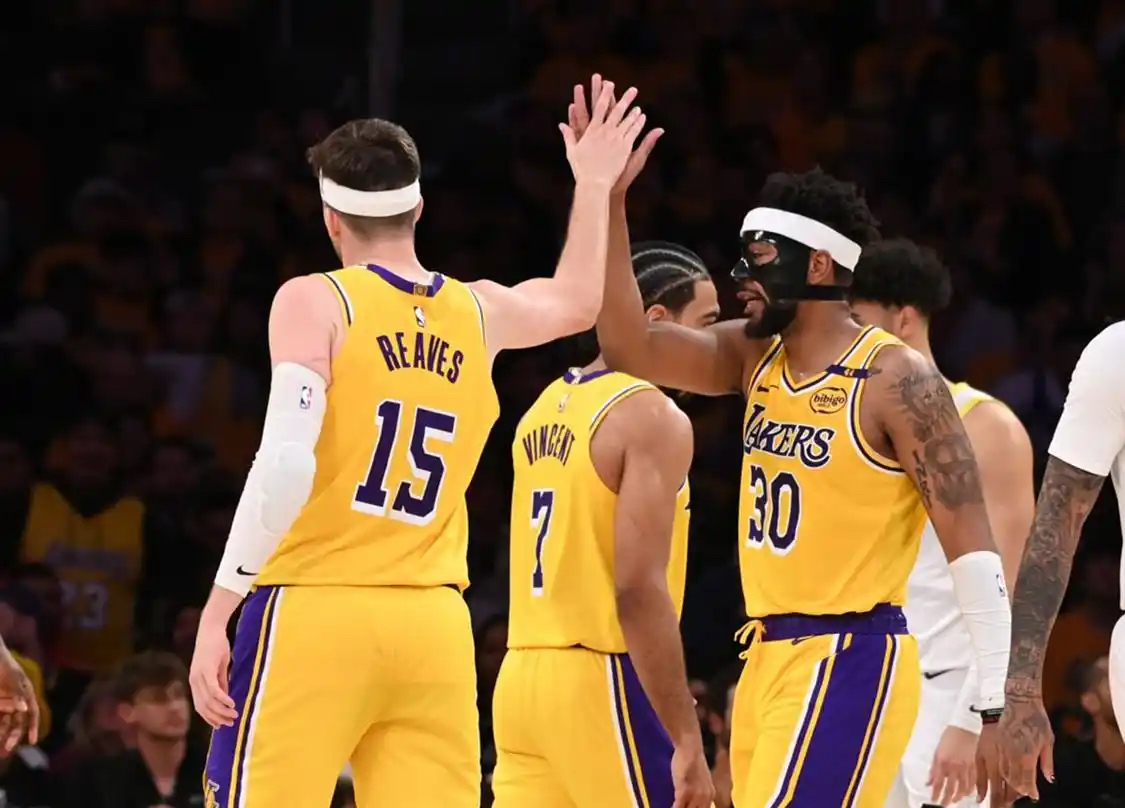 湖人不敌爵士，戴维斯分挥泪战败，球队低迷的简单介绍