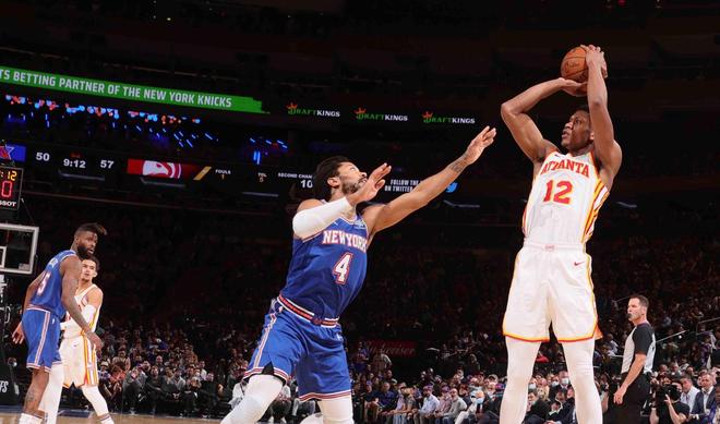 老鹰队球员通宵训练备战难关 老鹰队球员通宵训练备战难关