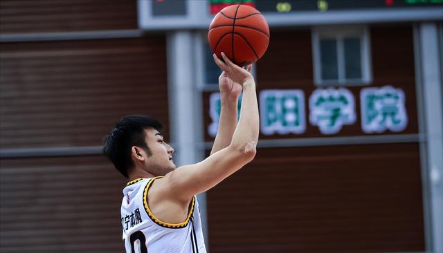 兰州队全员备战，在努力拼搏中争取胜利的简单介绍