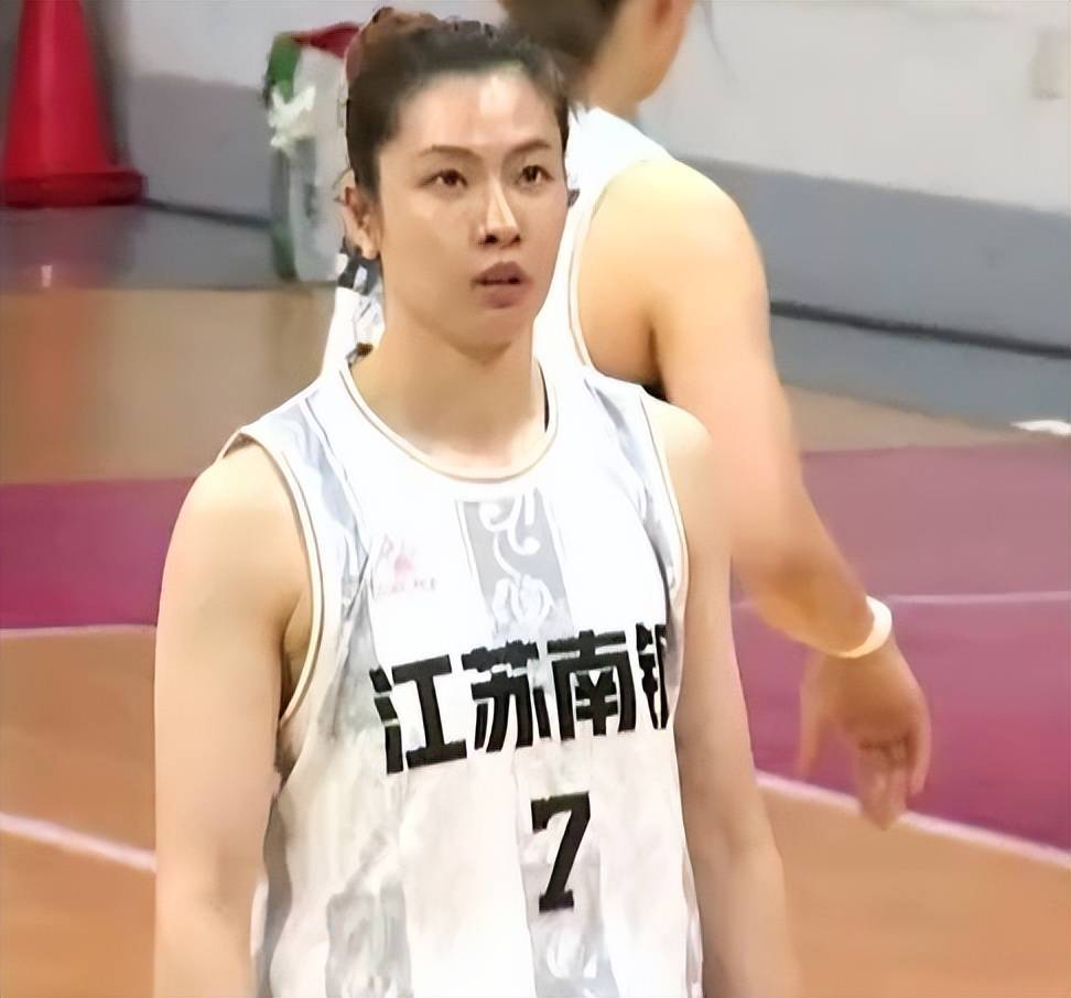 江苏女篮新赛季备战，引发热议