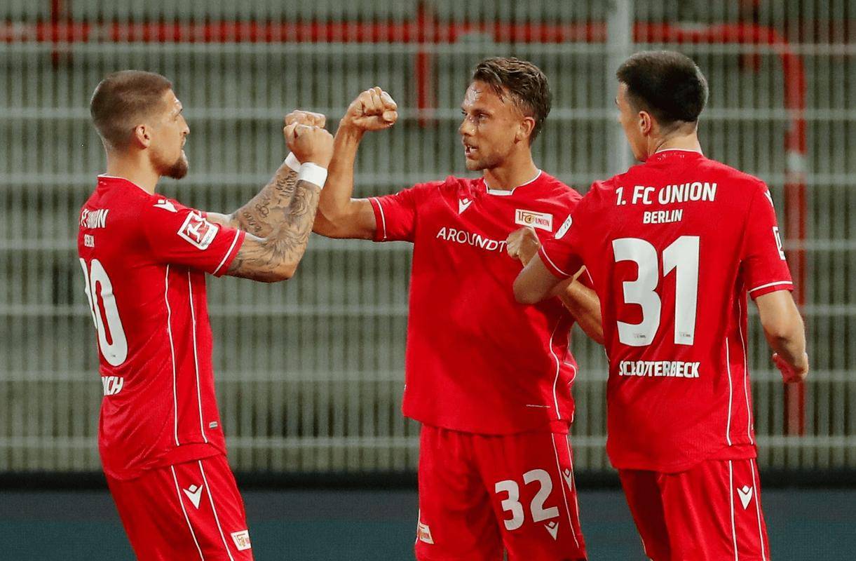 利兹联大胜伯恩茅斯，英超保级前景一片光明的简单介绍