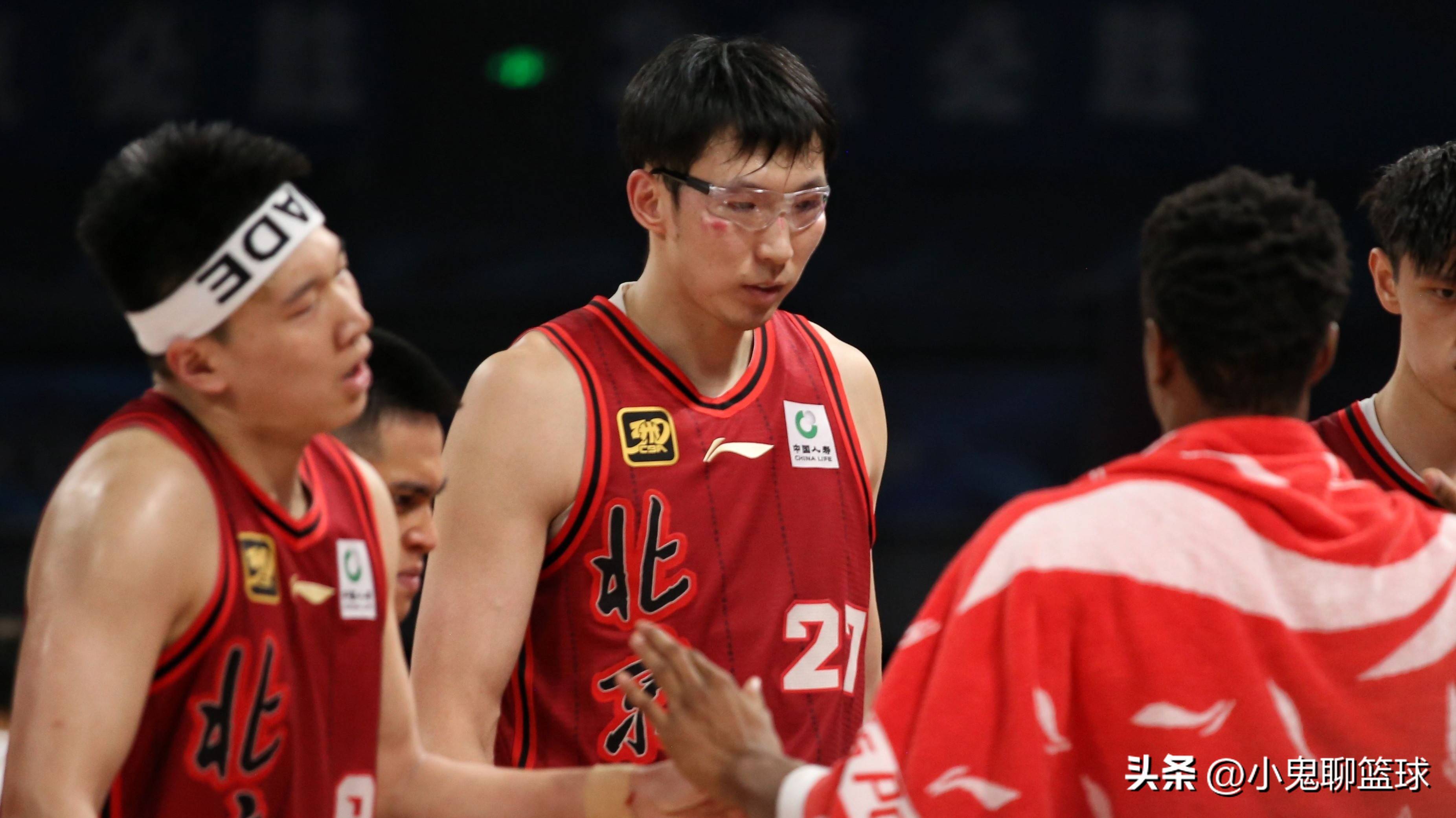 新疆男篮核心周琦状态回升，带领球队走出低谷的简单介绍