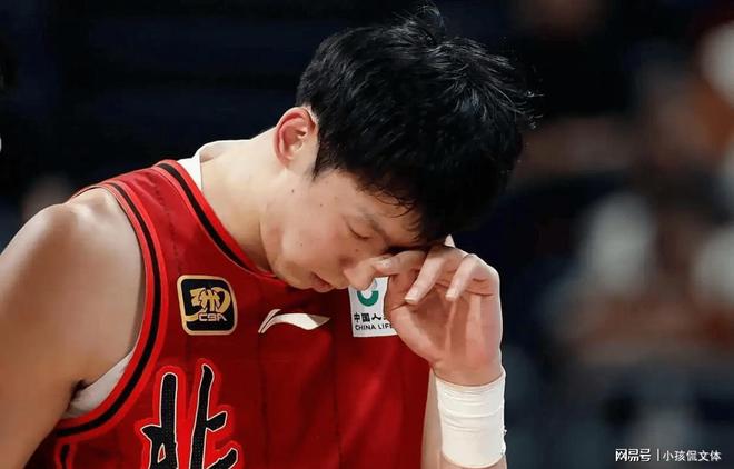 新疆男篮核心周琦状态回升，带领球队走出低谷的简单介绍