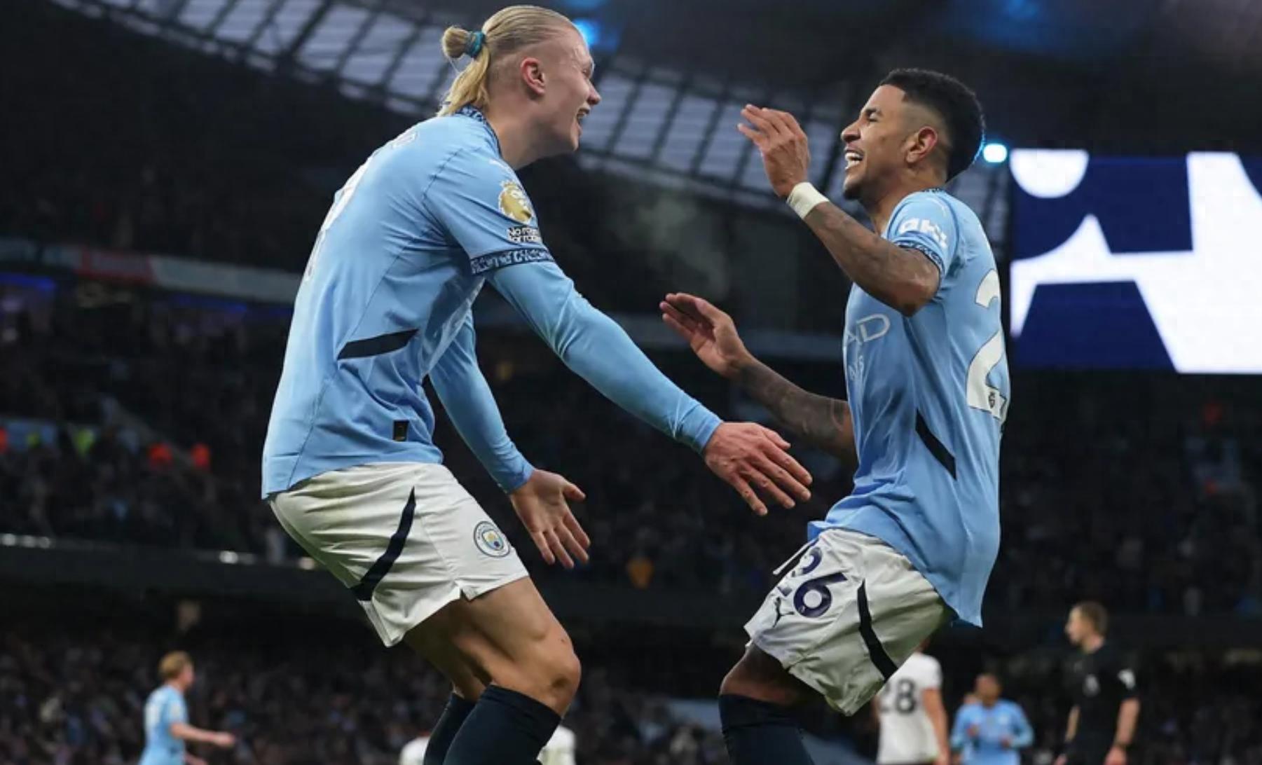 包含曼联艰难战胜莱斯特城，球队迎来胜利的词条