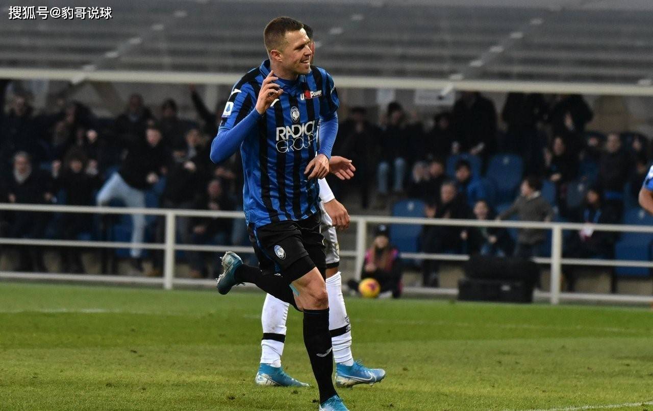 阿根廷重剑选手力挫对手，喜获男子团体银牌