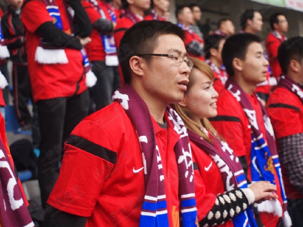 包含重庆力帆大胜帮助球队逆转颓势，赢得球迷支持的词条