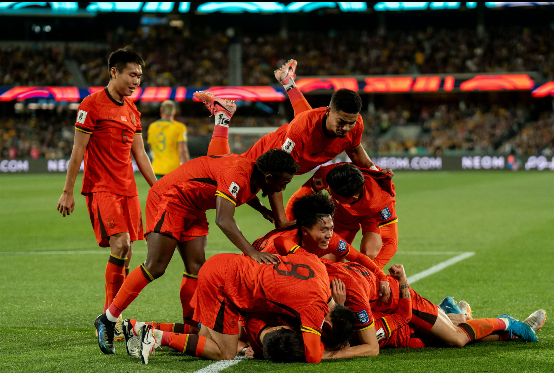 印度队鏖战印尼队，郑思维点燃赛场的简单介绍