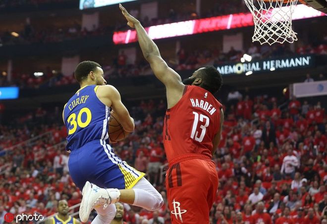 马刺险胜天津队，克莱高光表现