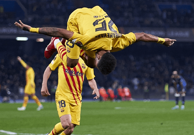 关于里昂险胜那不勒斯，卡瓦哈尔状态火热的信息