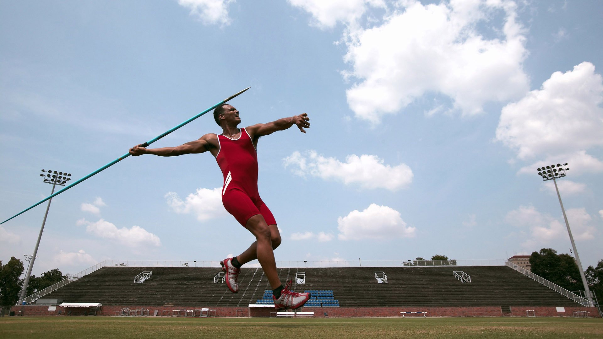 从尼日利亚淘汰马里到劳塔罗的防线爆破，足球世界里的唯一性启示