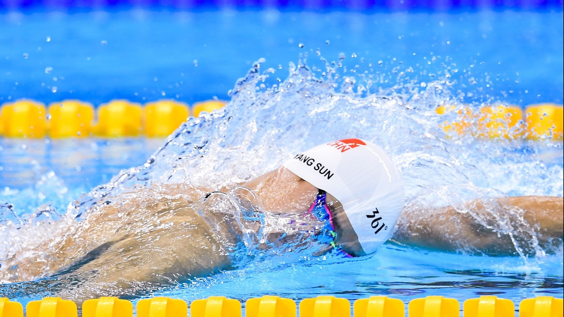 戈麦斯，牙买加的大场面先生，如何用一脚淘汰赛惊雷撼动AC米兰